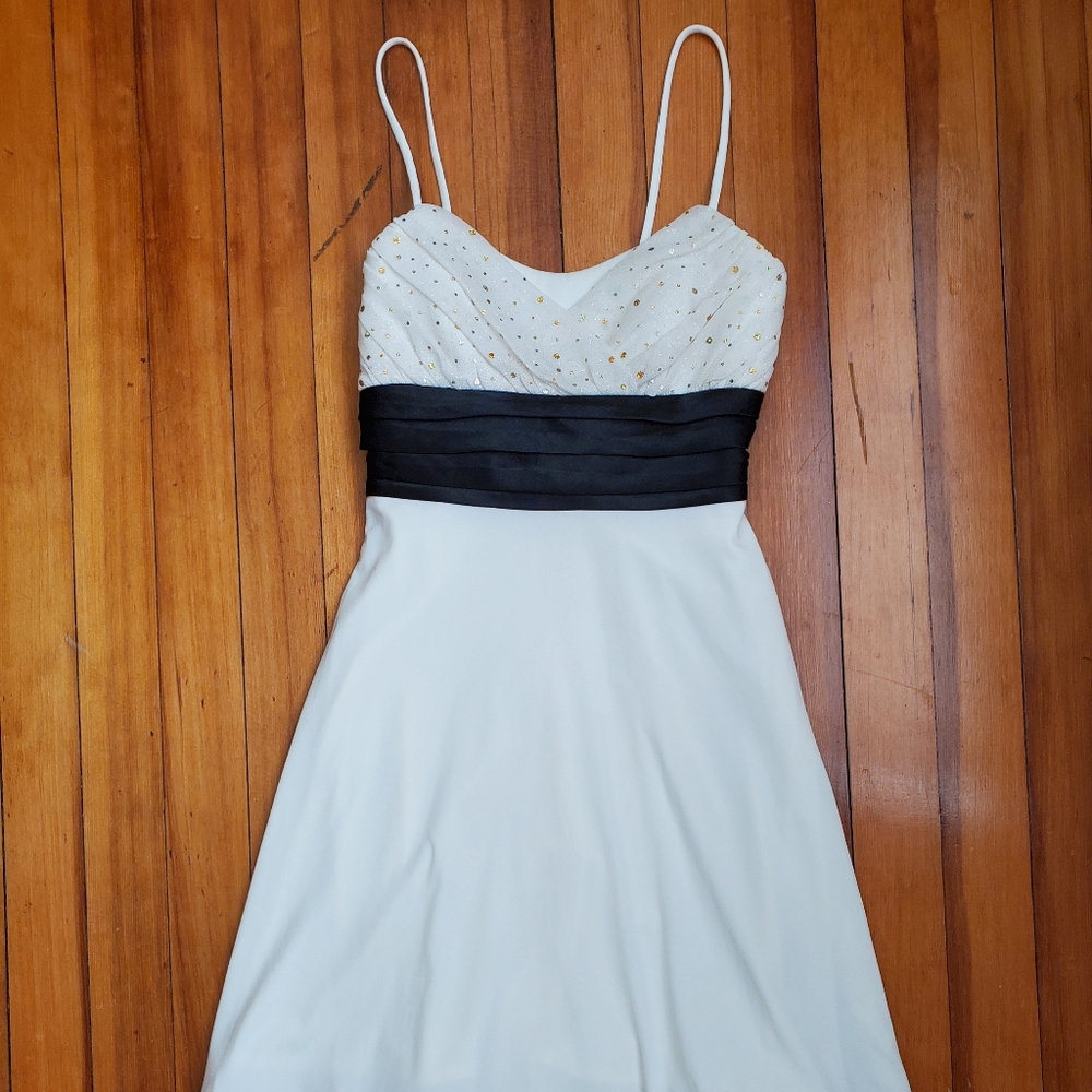 Beautiful Junior's dress